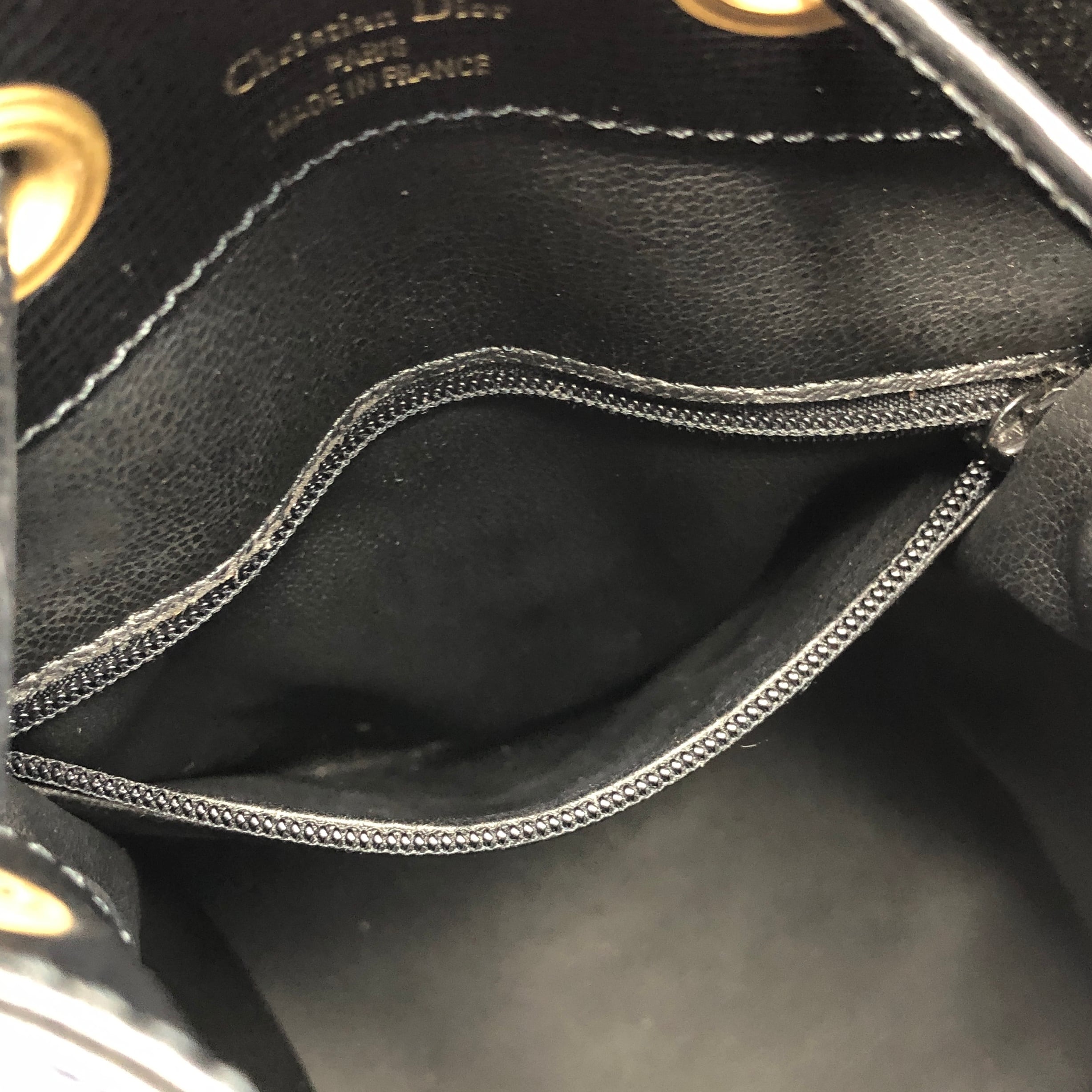 Christian Dior ディオール ラウンドロゴ レザー 巾着 Christian Dior ディオール ラウンドロゴ レザー 巾着