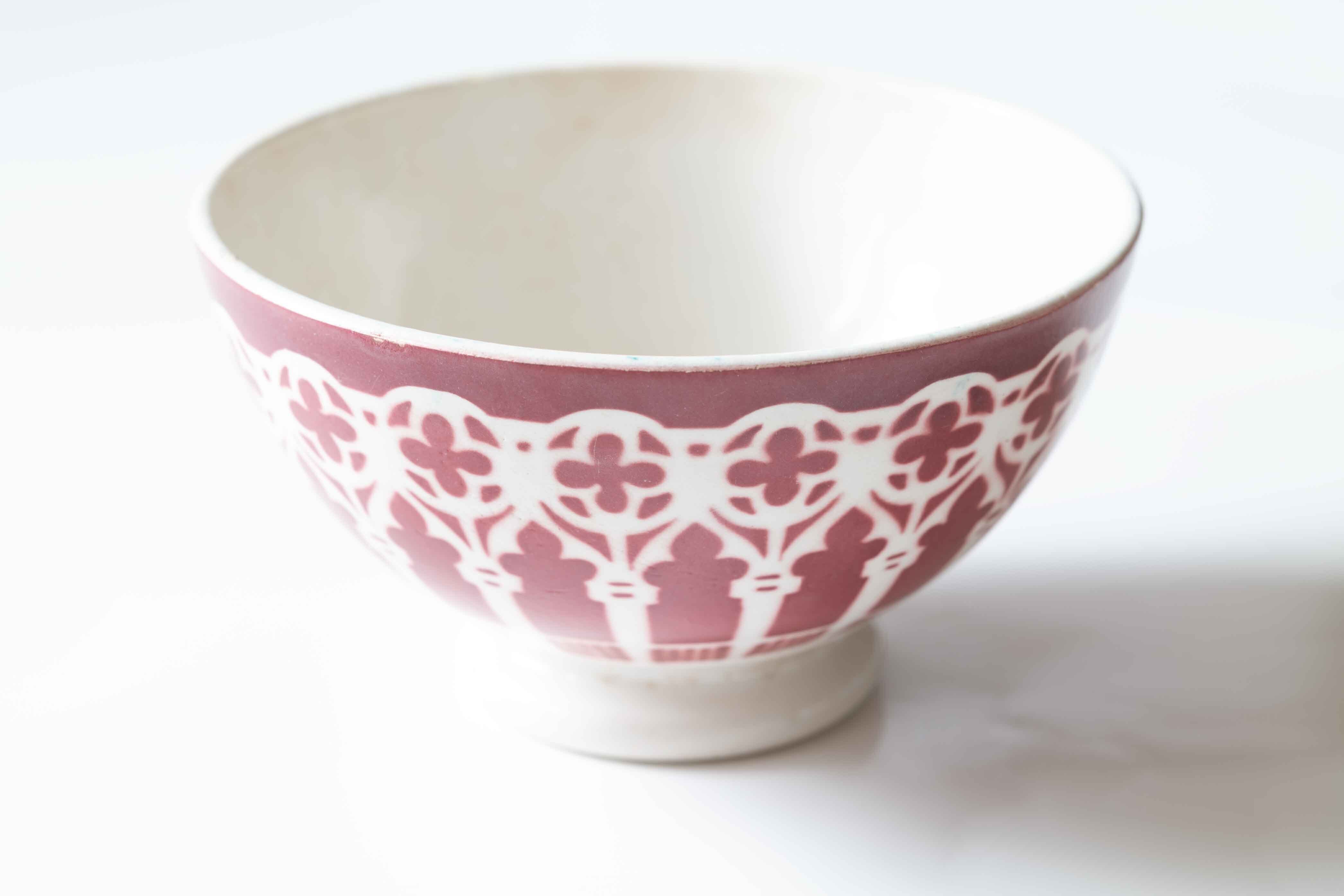 王道のアンティークカフェオレボウル 赤のモロッコ柄