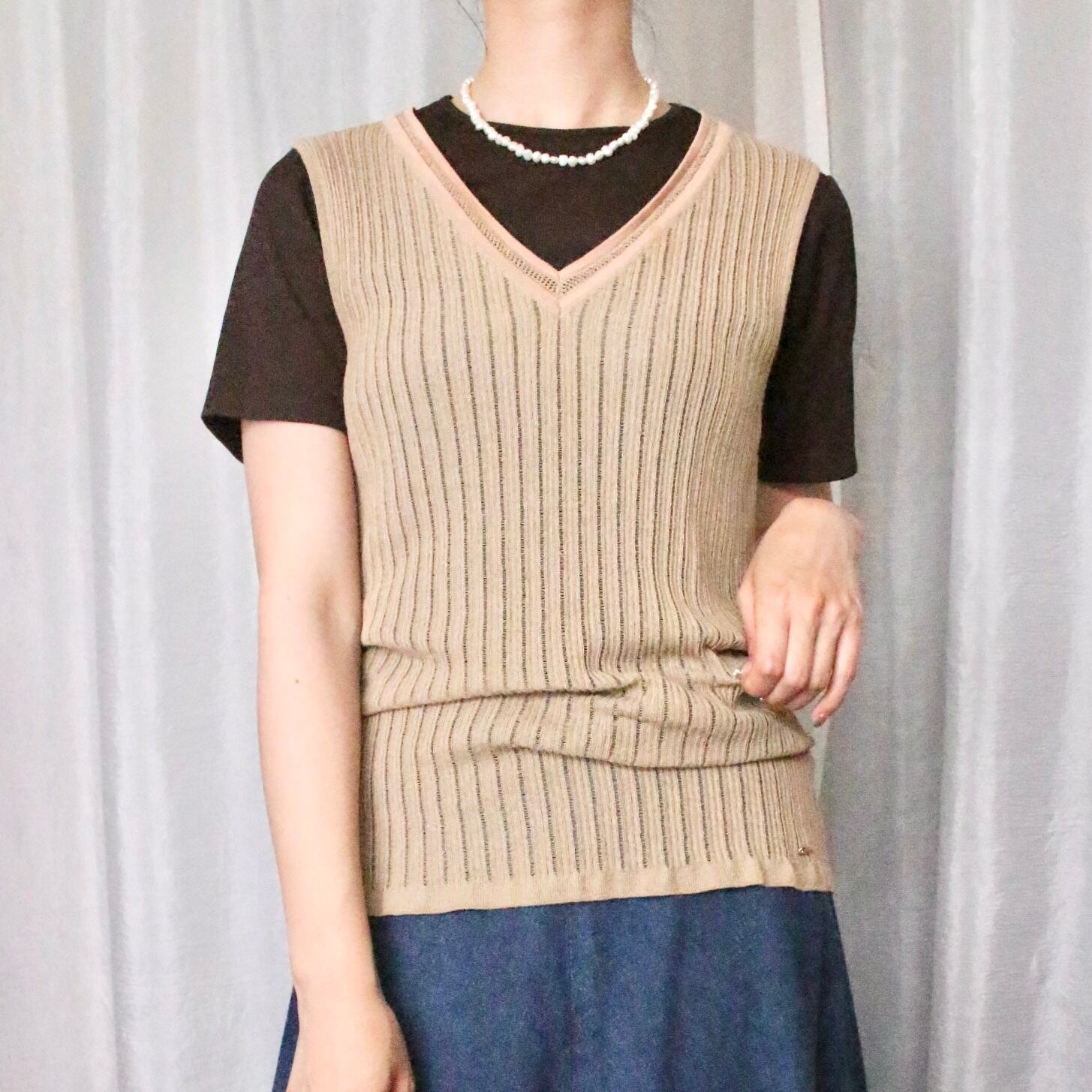 Vネックニットタンクトップ ベージュ