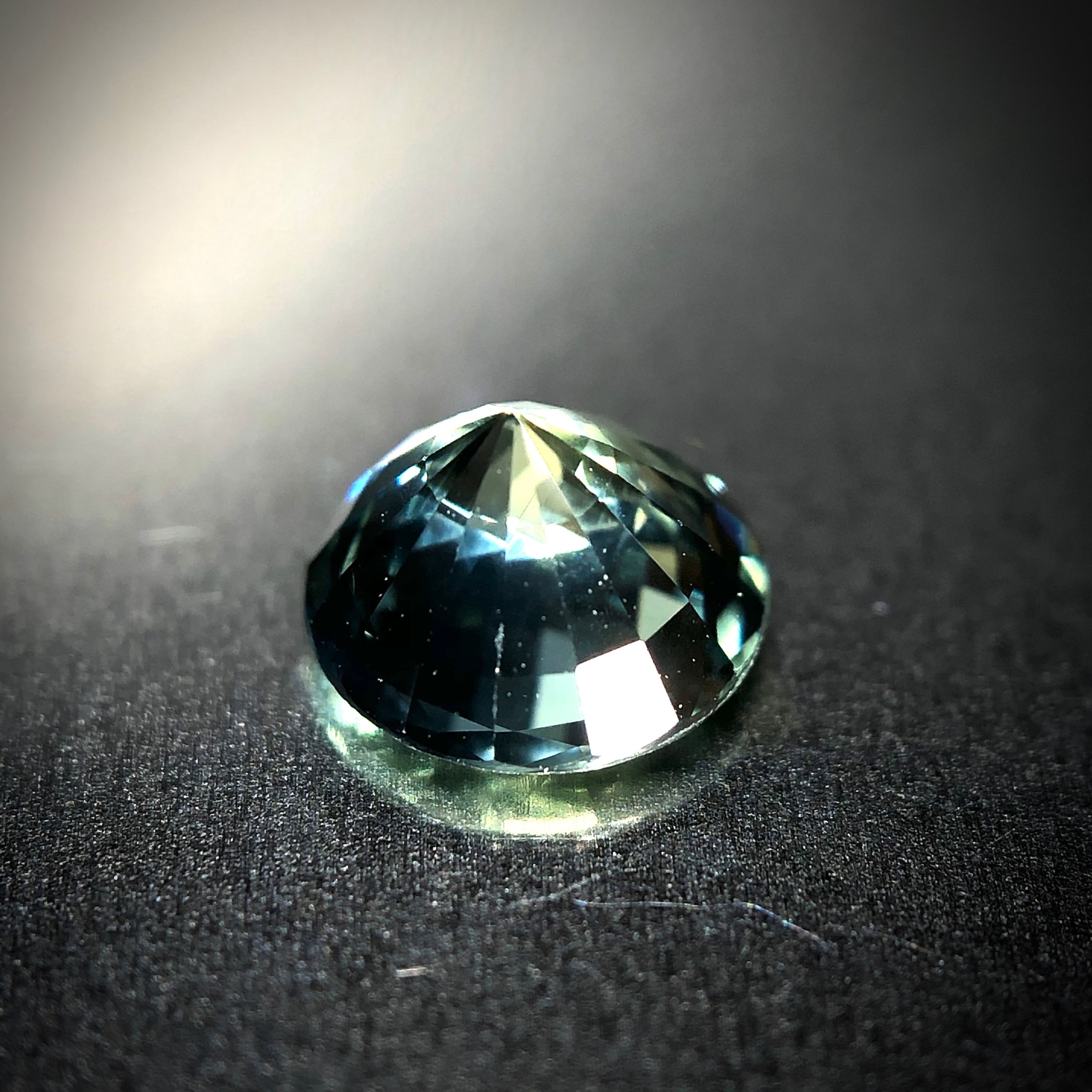 爽やかなミントグリーン 0.76ct 天然 グリーン サファイア