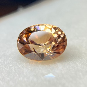 ジルコン 2.94ct ピーチ 簡易ソーティング付き(SGL)