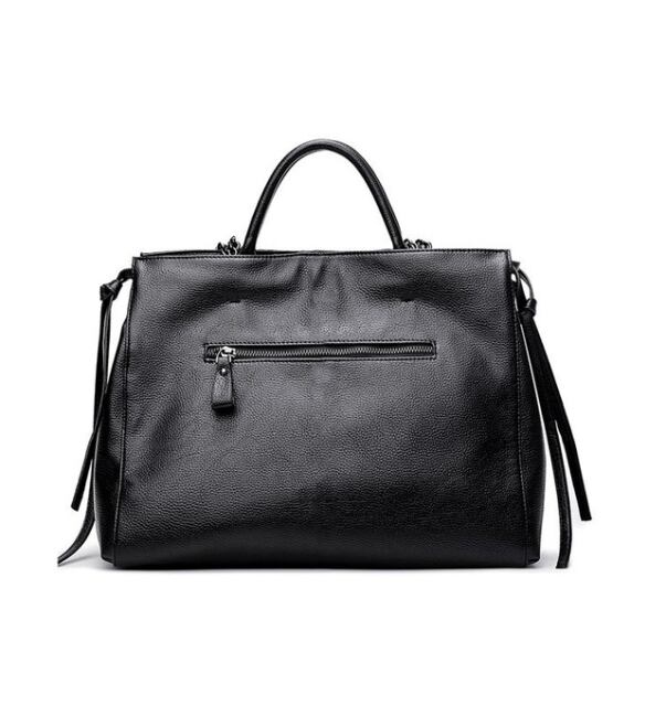 【送料無料】 ハンドバッグ トートバッグ 2way クロコ 型押し 大容量 韓国 レディース オルチャン PU A4 ショルダーバッグ 肩掛け 収納 多収納 機能性 肩がけ ショルダー 使いやすい マチ広 仕切り クロコ型 入学式 入園式 卒業式 結婚式 パーティー イベント 高級感 スクエア型 レザー 厚手 きれいめ 大人 上品 おしゃれ かっこいい レトロ 大人女子 こなれ感 高級感 大きめ ビッグ 黒 ブラック デート 就活 OL ビジネス 通勤 女子会 休日 新作 普段使い