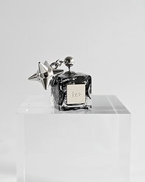 whiM CUBE. [black]