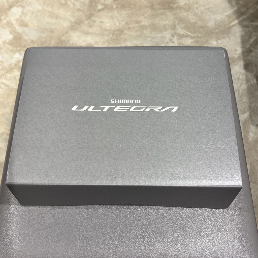 SHIMANO ULTEGRA ST-R8150 左右レバーセット (2X12S Di2シフト/ リム