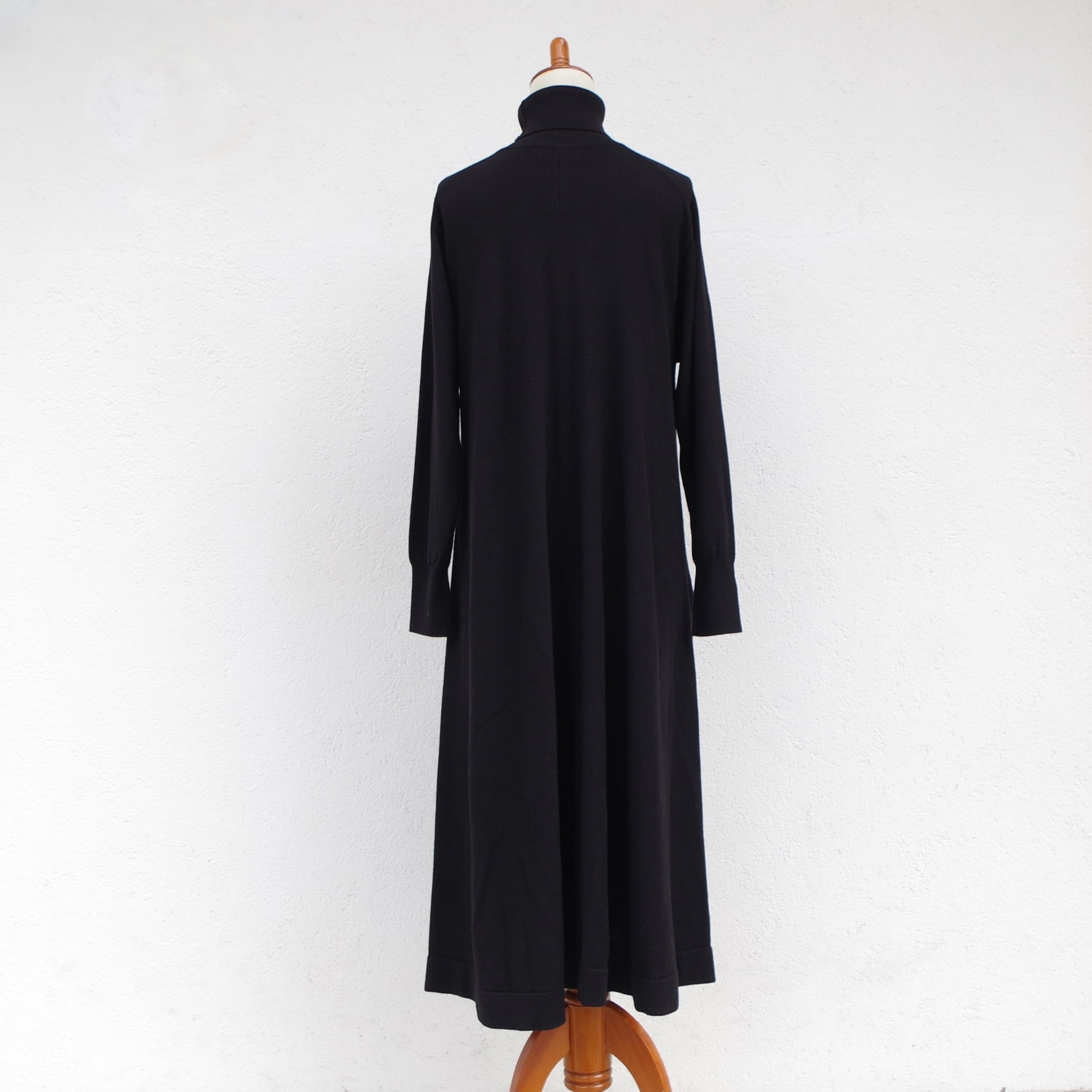 SINME タートルニットワンピース ブラック | 1F Store