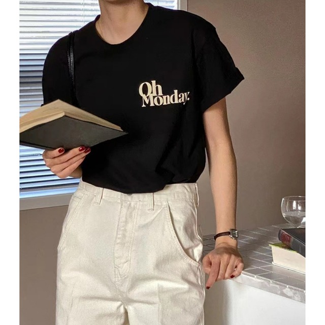 フォントラウンドネックTシャツ　11831