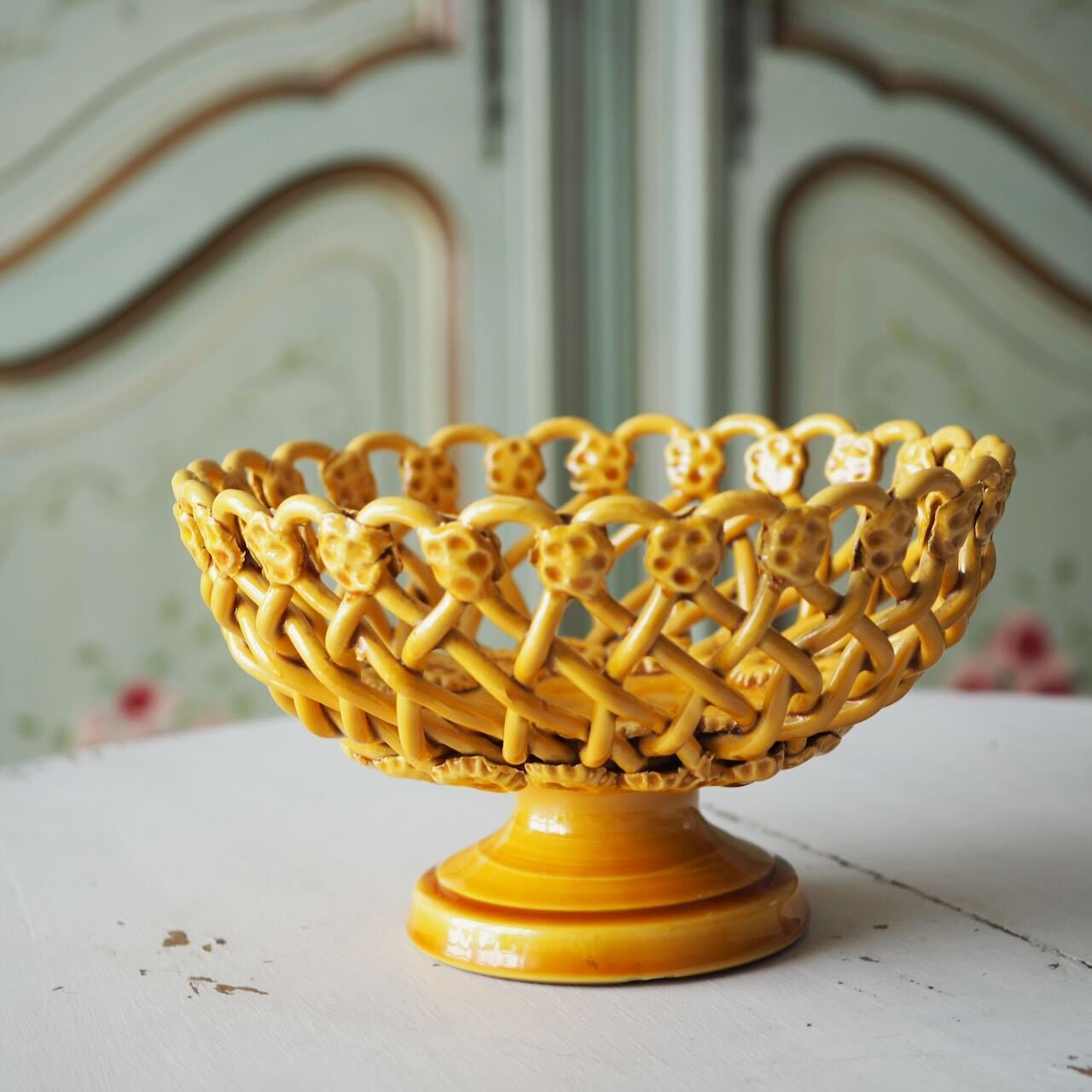 南仏ピションの黄釉コルベイユ