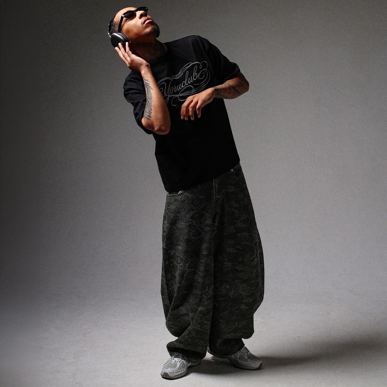 SCRIPT LOGO HEAVYWEIGHT TEE