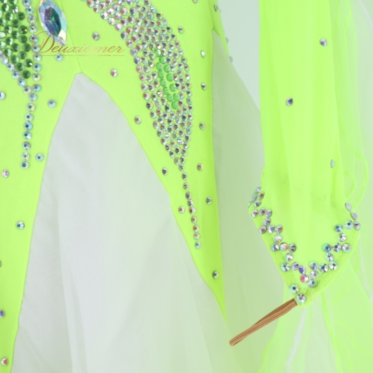 社交ダンス 衣装 スタンダードドレス ワンピース ドレス スタンダード フロート レース フリル 黄緑 蛍光 ホワイト 白 デモ 競技 ダンス パーティ 発表会 グリーン系 蛍光カラー ふんわり 華やか コスチューム フェスティバル 舞台衣装 発表会用 デモ用衣装 ダンス衣装 社交ダンス用 フェミニン 可愛い 競技用