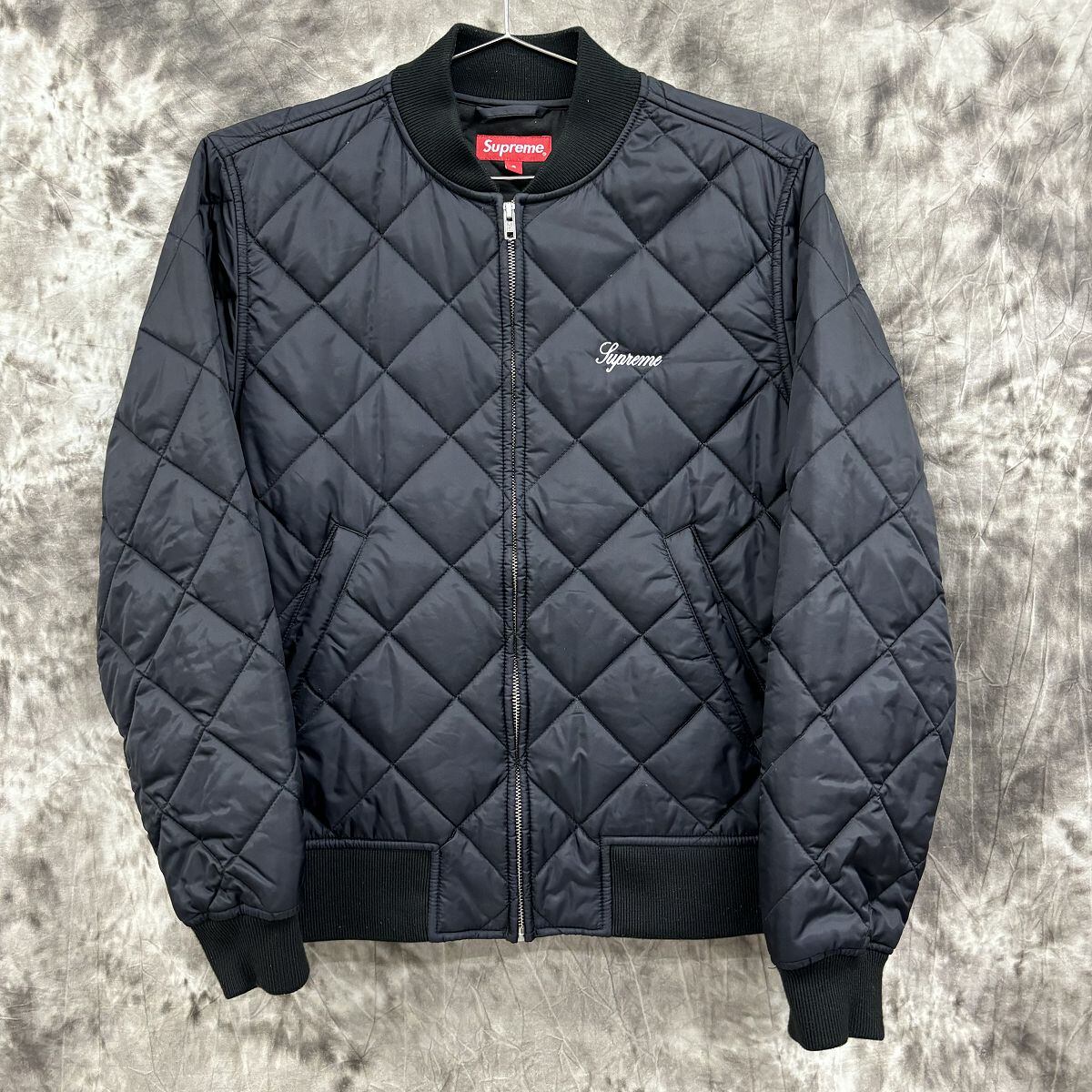 M 黒 Supreme Sequin Patch Quilted Bomber アルファロメオ 98 Supreme 