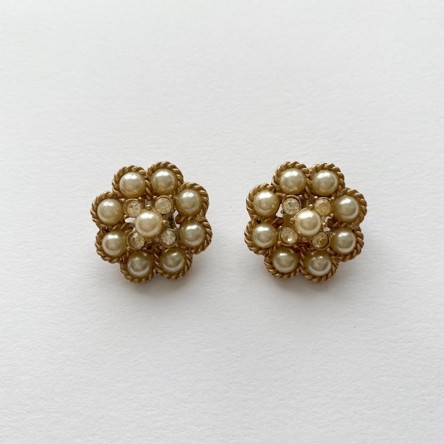 Classic vintage earring