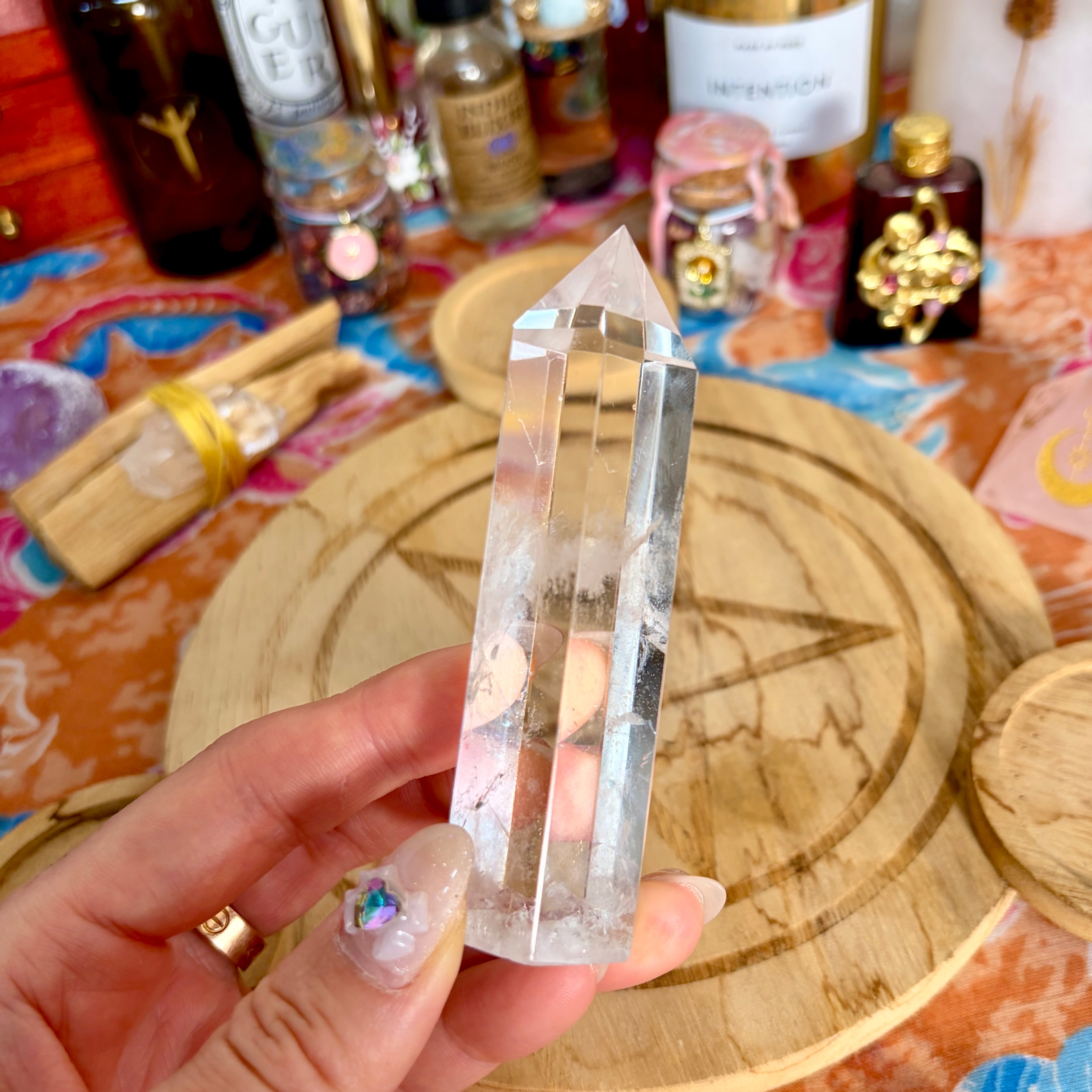 虹入り 水晶タワー｜空間を満たすクリアな存在感 魔女の祭壇】 水晶 / クリアクォーツ の ポイントタワー E