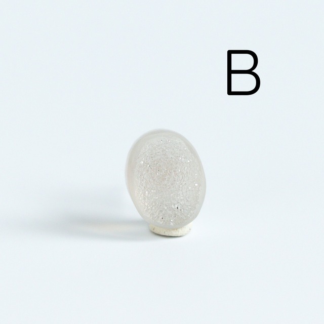 14kgf｜そっと光る朝露のかけら｜ドゥルージーアゲートの片耳スタッドピアス・一点もの