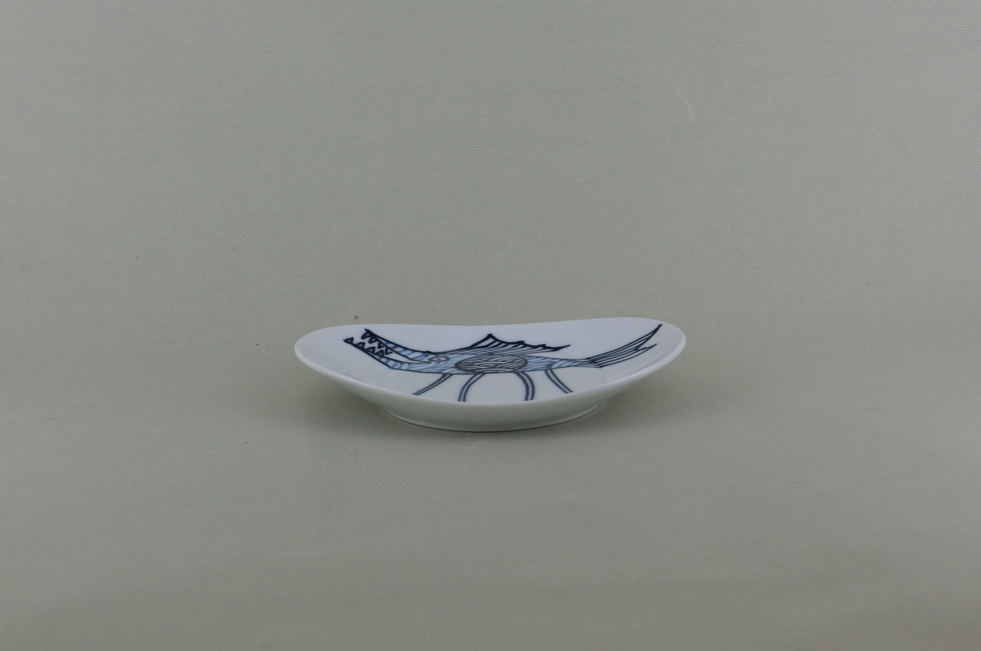 変魚シリーズ　小皿　足有り（青）