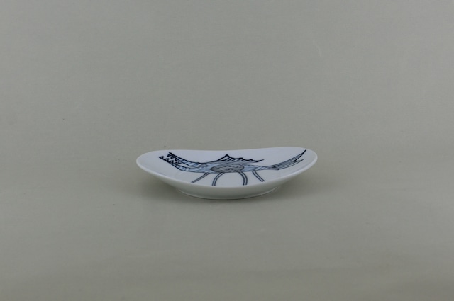 変魚シリーズ 小皿 足有り(青)