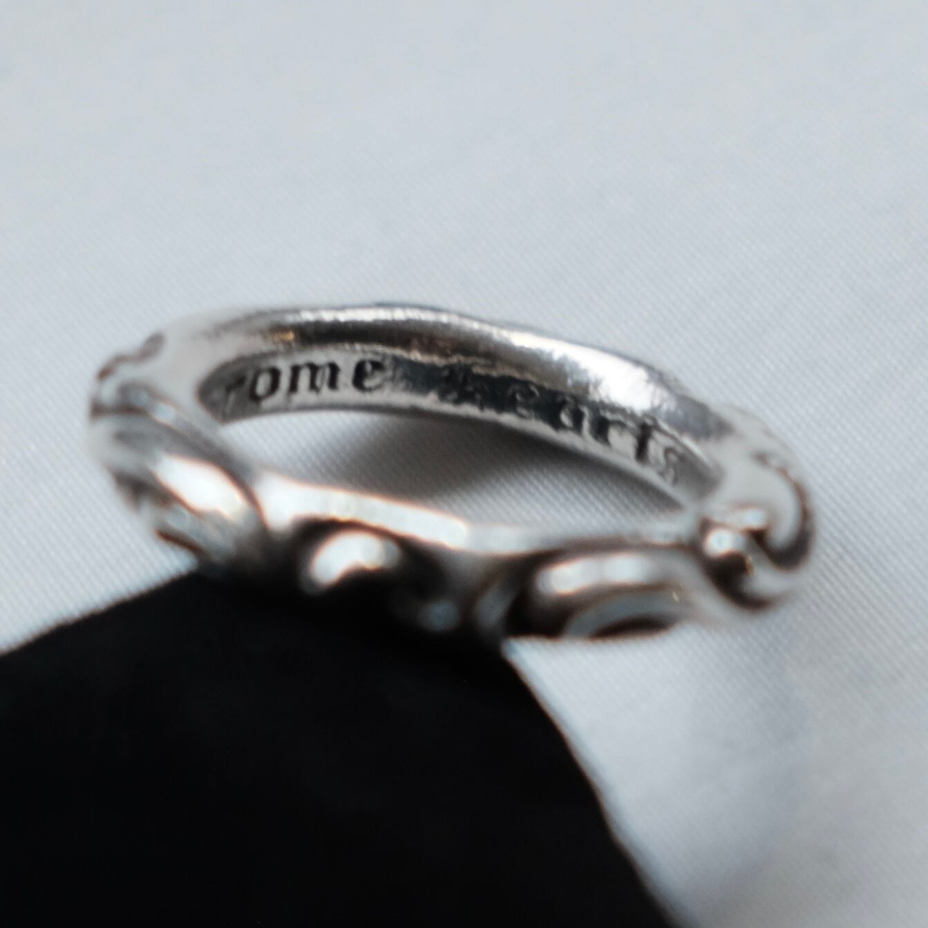 CHROME HEARTS SCROLL BAND RING | safarionline