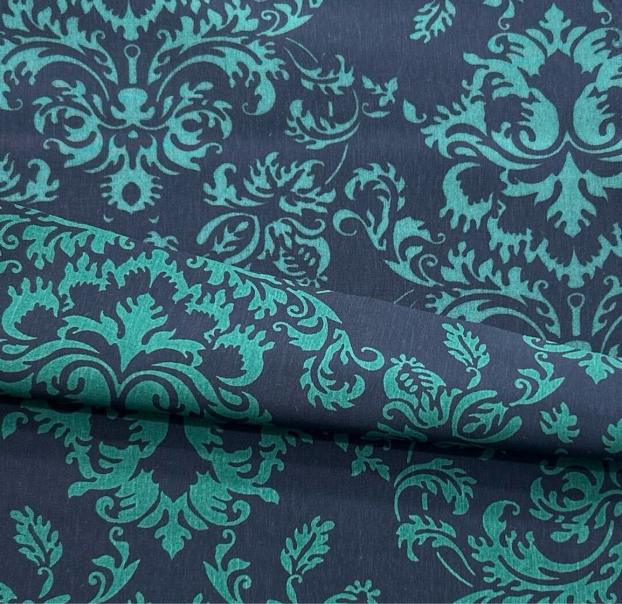 TC042◆3m◆M◆ポリエステルレーヨン混くったりとろみありプリント生地◆柄物◆ネイビー×グリーン系