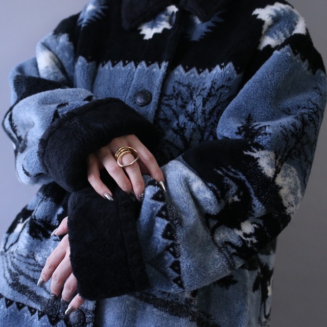 animal pattern over silhouette fleece jacket