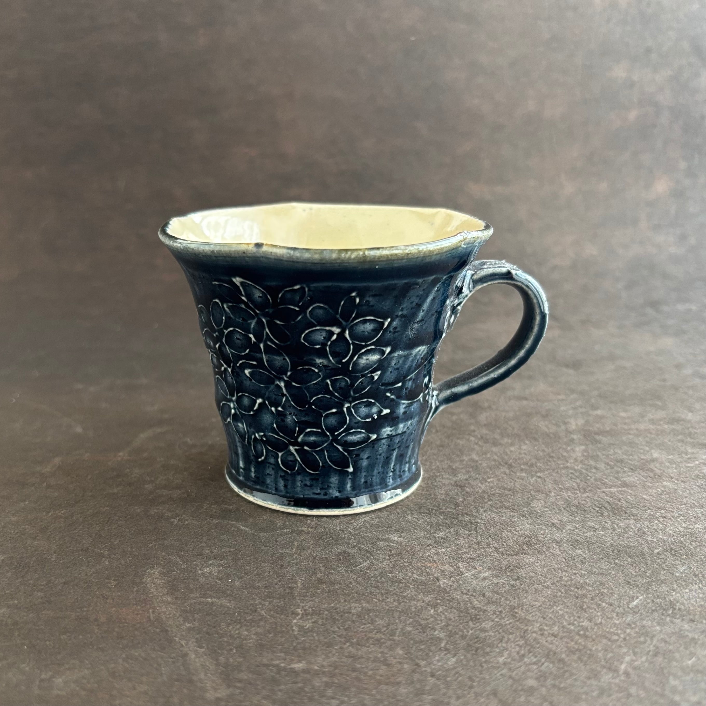 土和のルリエフ　藍釉　お花形ミニマグカップ