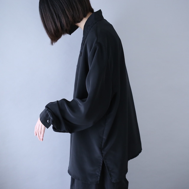 "刺繍" collar and fry-front design black one-tone mode shirt