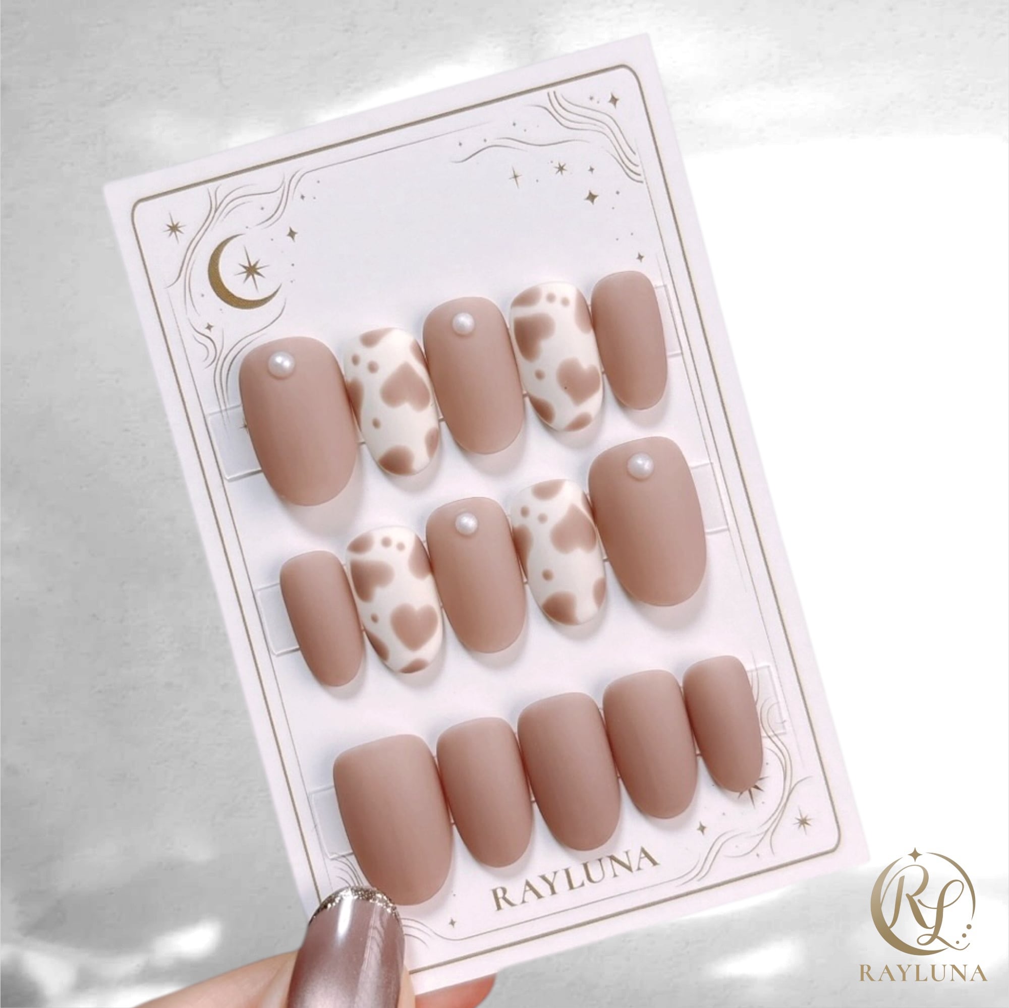 【#872】繰り返し使える【プレミアム】ネイルチップ15枚セット/モ〜モ〜うしこ/ミディアム オーバル/XY432