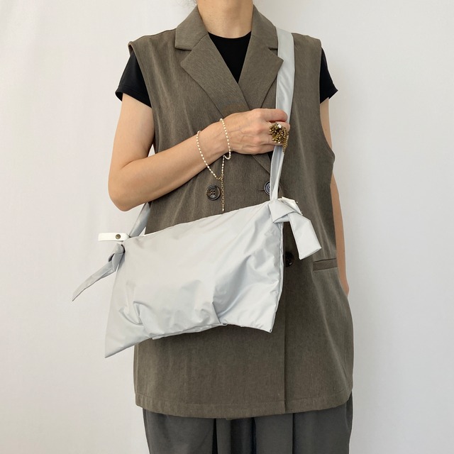 ショルダーや斜めがけも！選べる4色　ふんわり軽量＊撥水ナイロンポシェット＊レジャー・フェスに