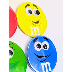 再入荷！【 m&m's（ エムアンドエムズ ）】★目がギョロギョロ動く缶バッジ★ 〚アメリカン雑貨 アメトイ〛