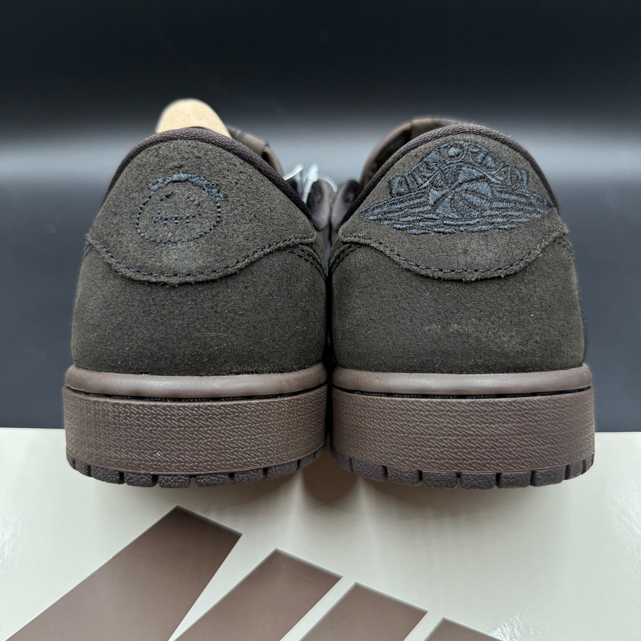 ×TRAVIS SCOTT AIR JORDAN 1 LOW OG SP VELVET BROWN DM7866-202