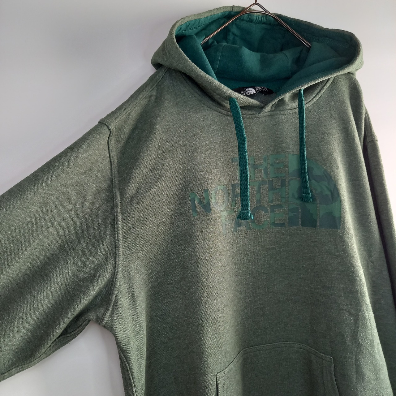 ノースフェイス　プルオーバー　スウェット　フーディー　パーカー　ビッグロゴ　迷彩