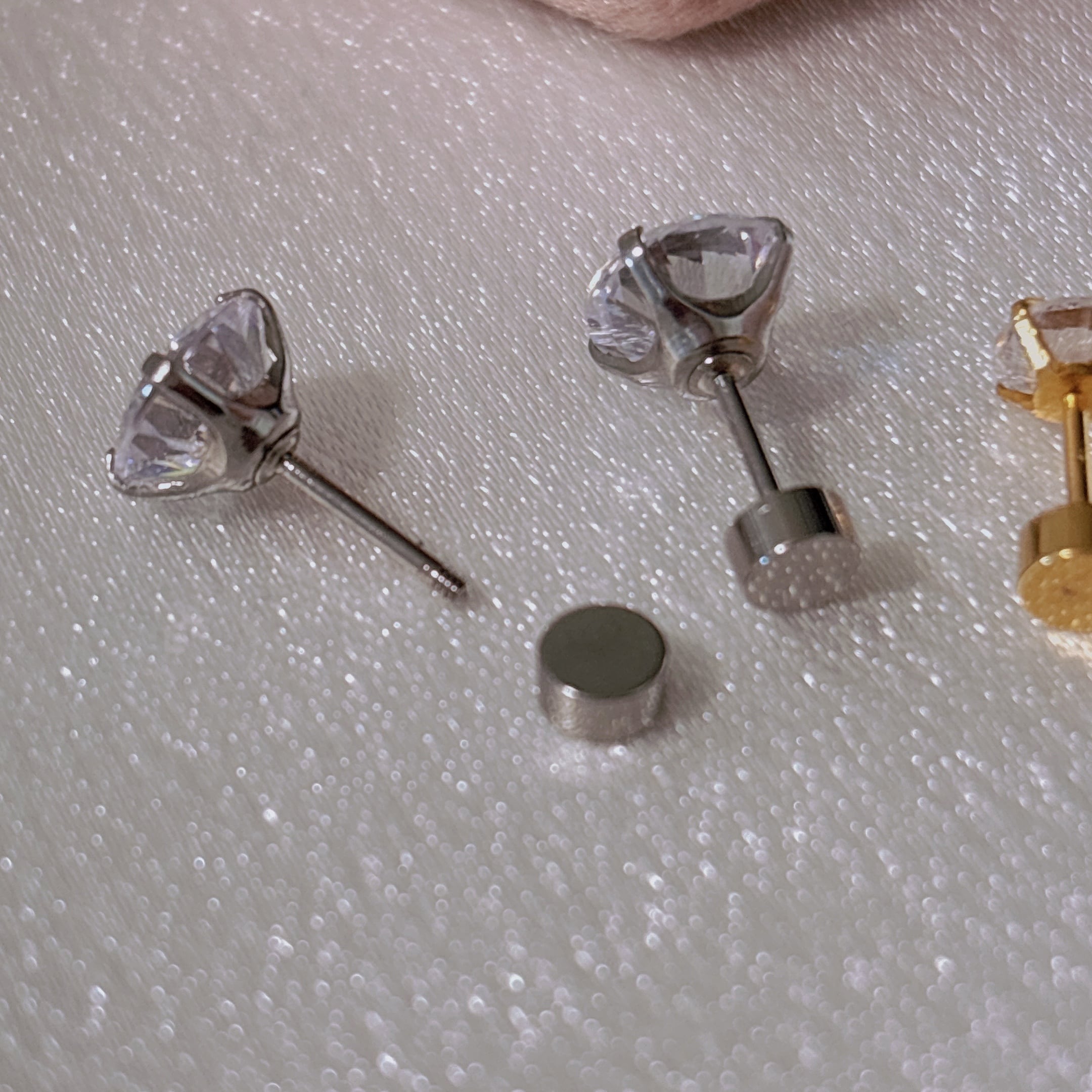 ダイヤ風ピアス(5mm) | milcy（ミルシー） 大人フェミニンアクセサリー