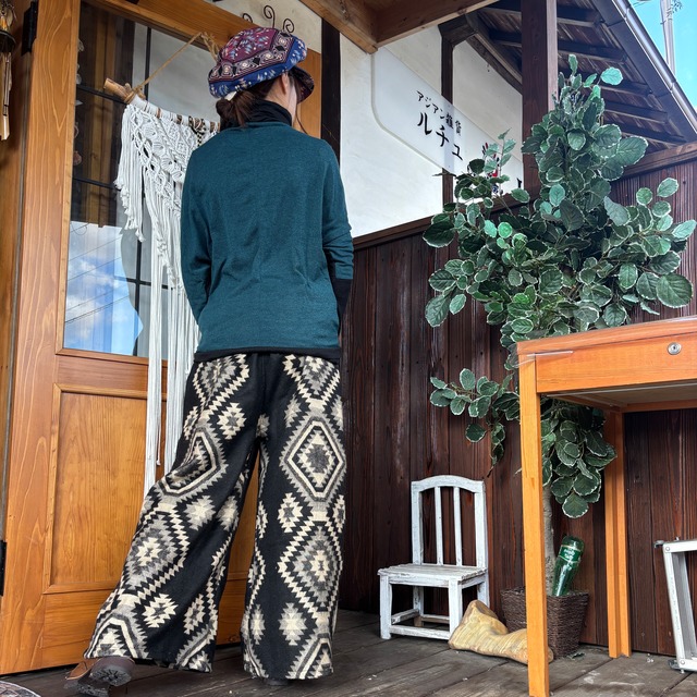 バイカラーデザイントップス