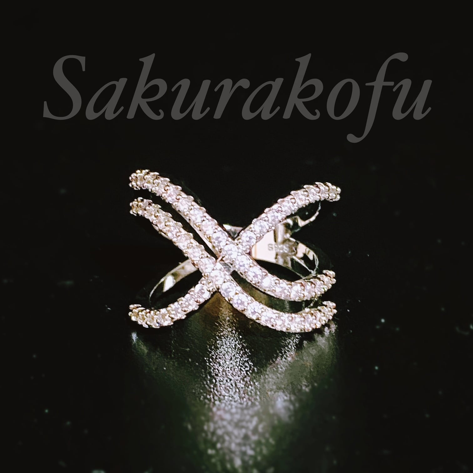 D072 送料無料☆即納 レディース 指輪 ゴージャス ウェーブ クロス 人気 リング