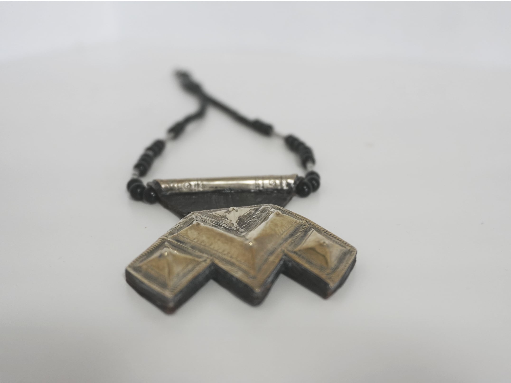 モロッコ　トゥアレグ族ネックレス モロッコ トゥアレグ族 護符 ホメイッサ ネックレス (トゥアレグ