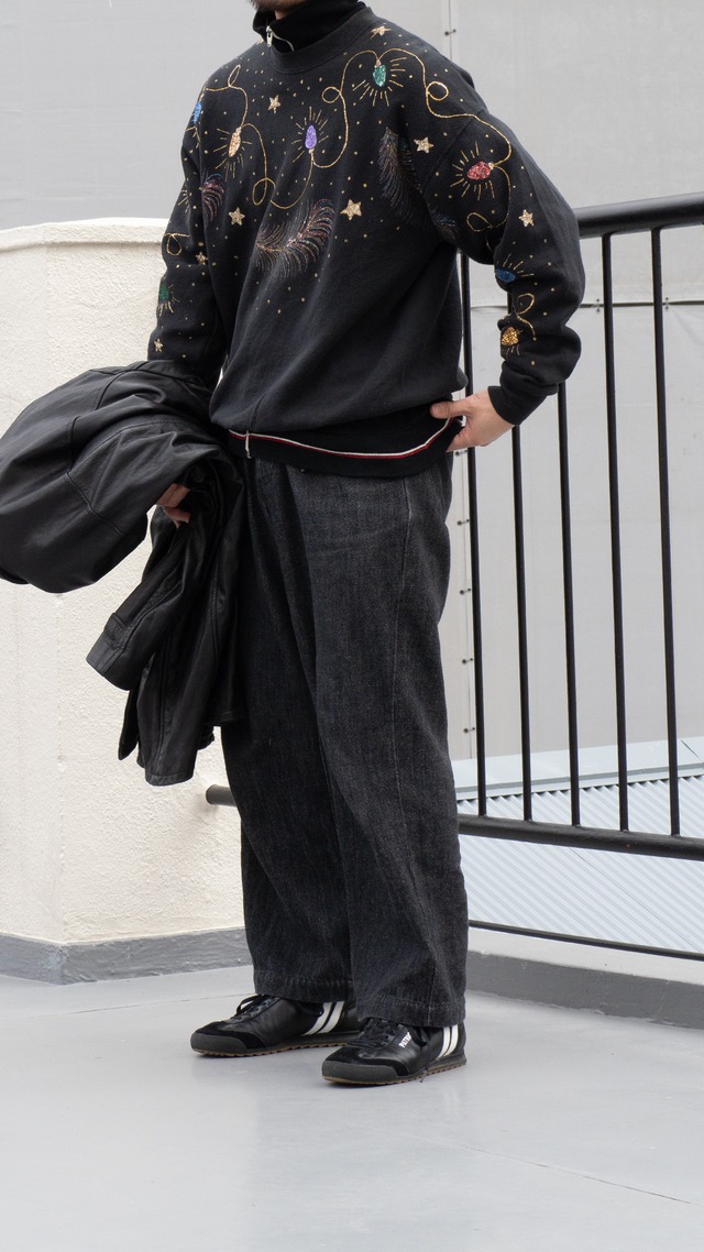 unknown '90s vintage "FRUIT OF THE LOOM"body decorated sweat