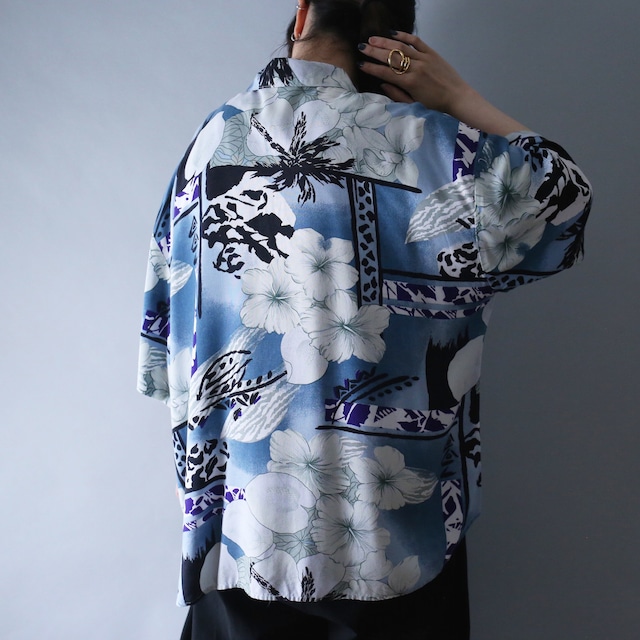 "和" motif beautiful flower art pattern over box silhouette h/s shirt