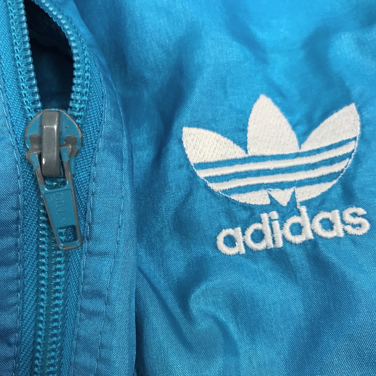 ADIDAS アディダス 80年代 トレフォイルロゴ ワンポイント刺繍 ADIDAS アディダス 80年代 トレフォイルロゴ ワンポイント刺繍