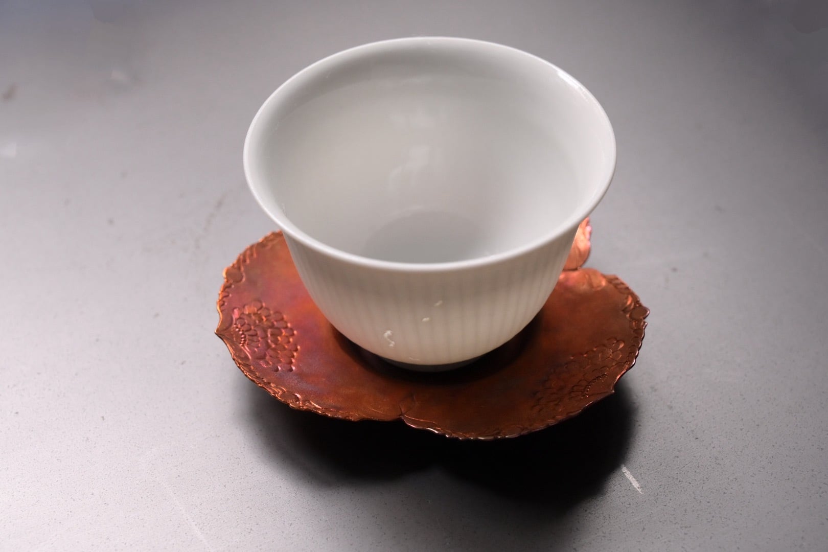 西川美穂 花ツラナル茶托 銅 | 鎌倉倶楽部 茶寮