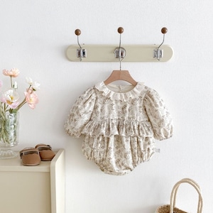 【BABY】秋新作レース襟小花柄ロンパース