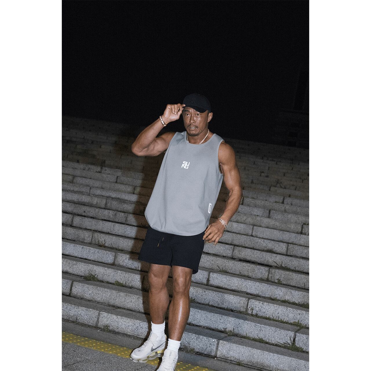 REVERSE LOGO TANK TOP | SUNG1975 ONLINE STORE powered by BASE