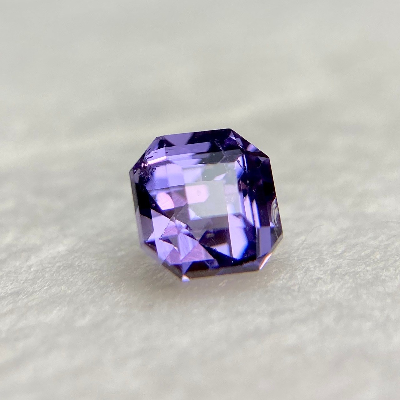 スピネル 0.81ct パープル 八角形