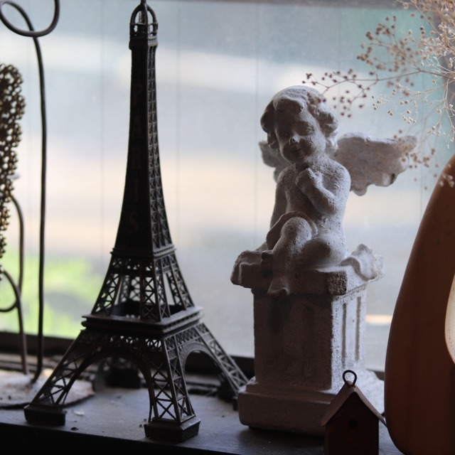 置物　エンジェル　お庭に置く　玄関に置く　オブジェ　シャビーシック　オシャレ