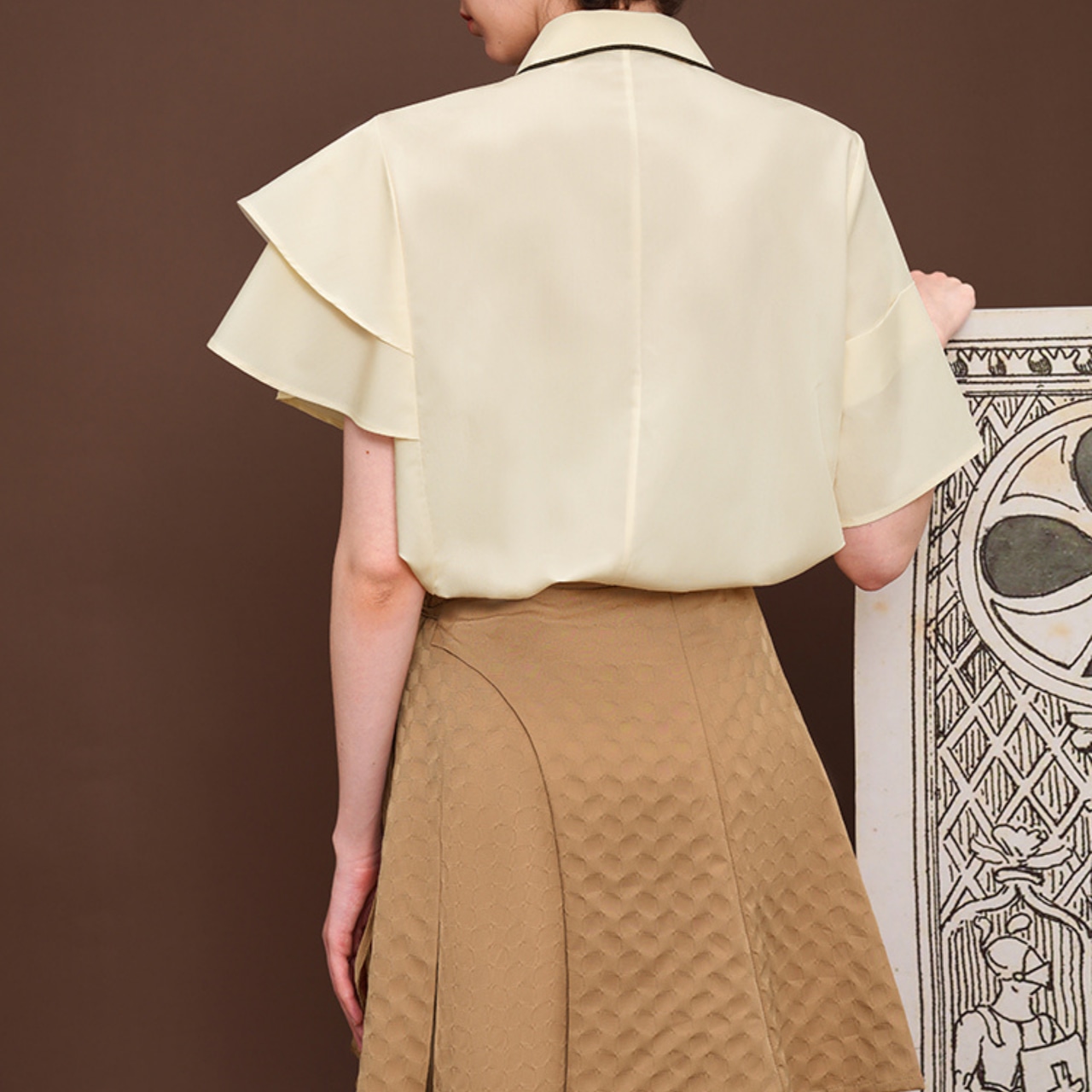 マジェスティック スペード&クラブ〜アシンメトリー半袖ブラウス〜M23287