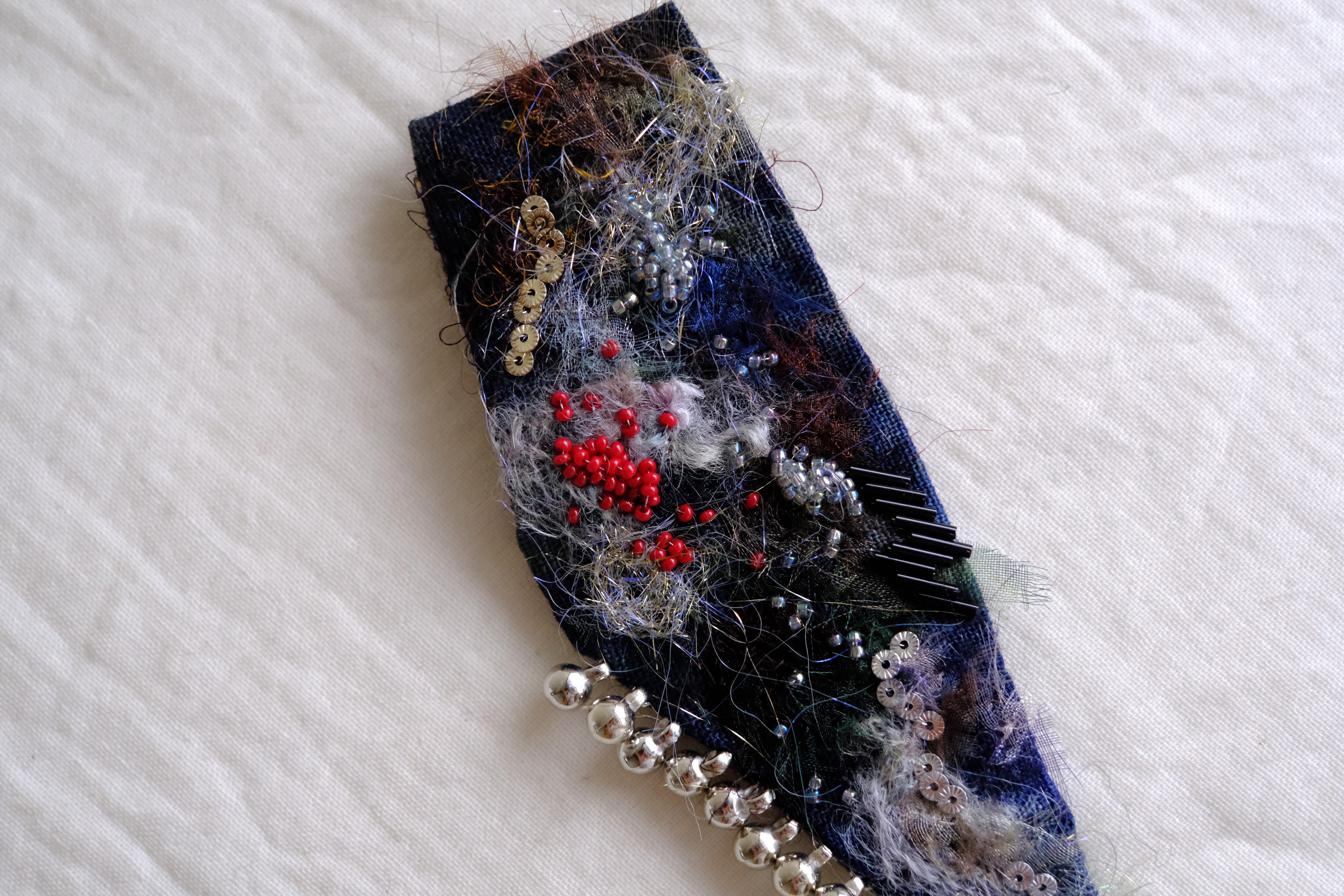 ブローチ　a-0826