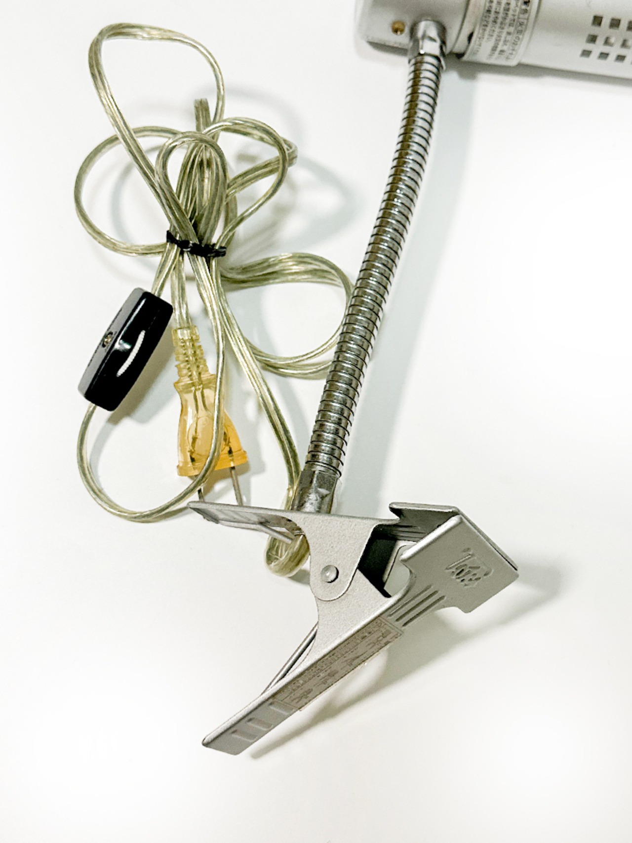 [JB-612221117720] TOSHIBA 蛍光灯器具 KFB-1200 クリップ式 コンセント スイッチ付き