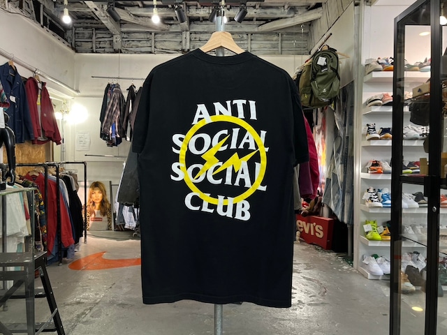 ANTI SOCIAL SOCIAL CLUB x FRAGMENT YELLOW BOLT TEE BLACK LARGE 47696