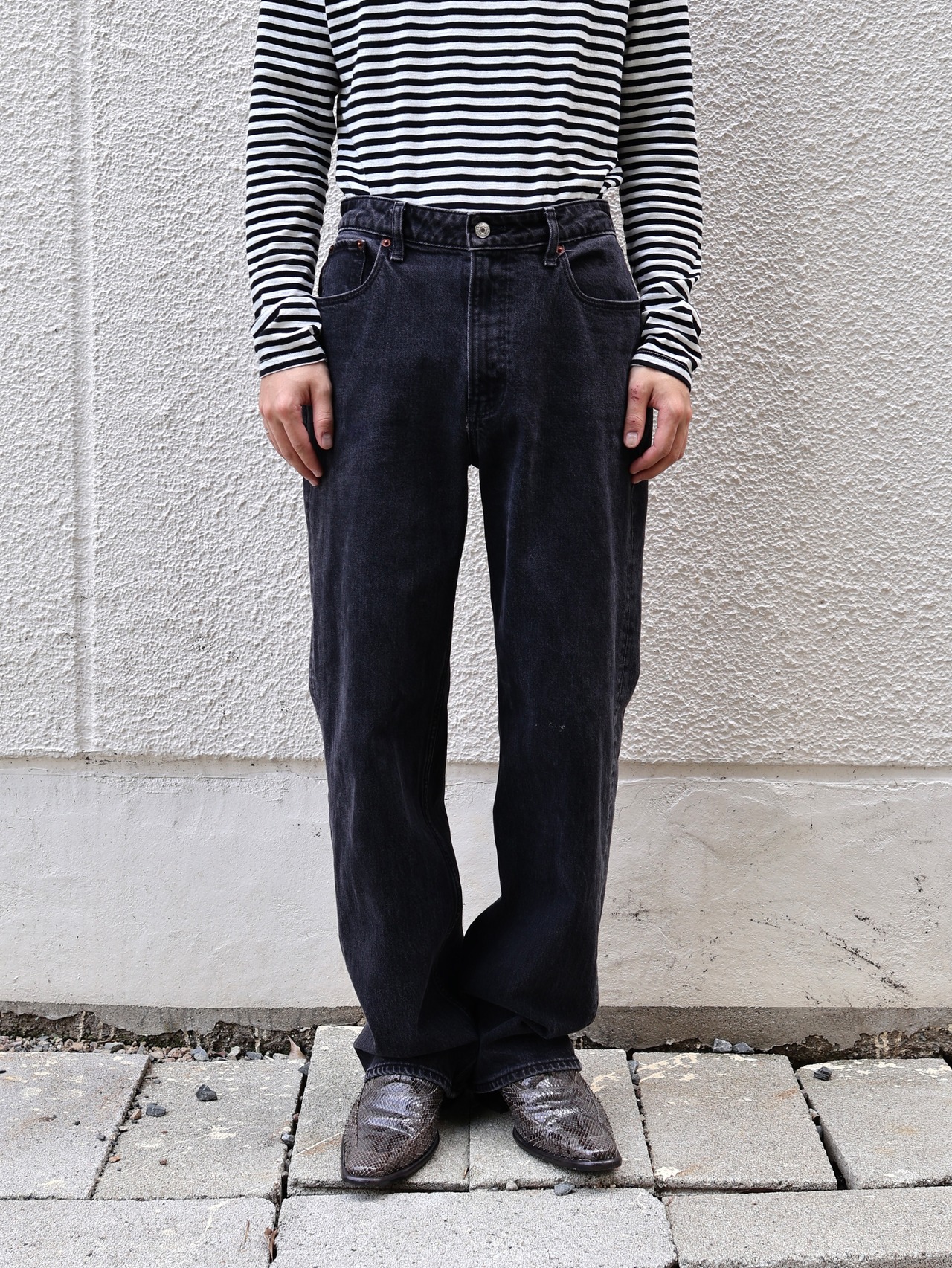 tapered black denim pants