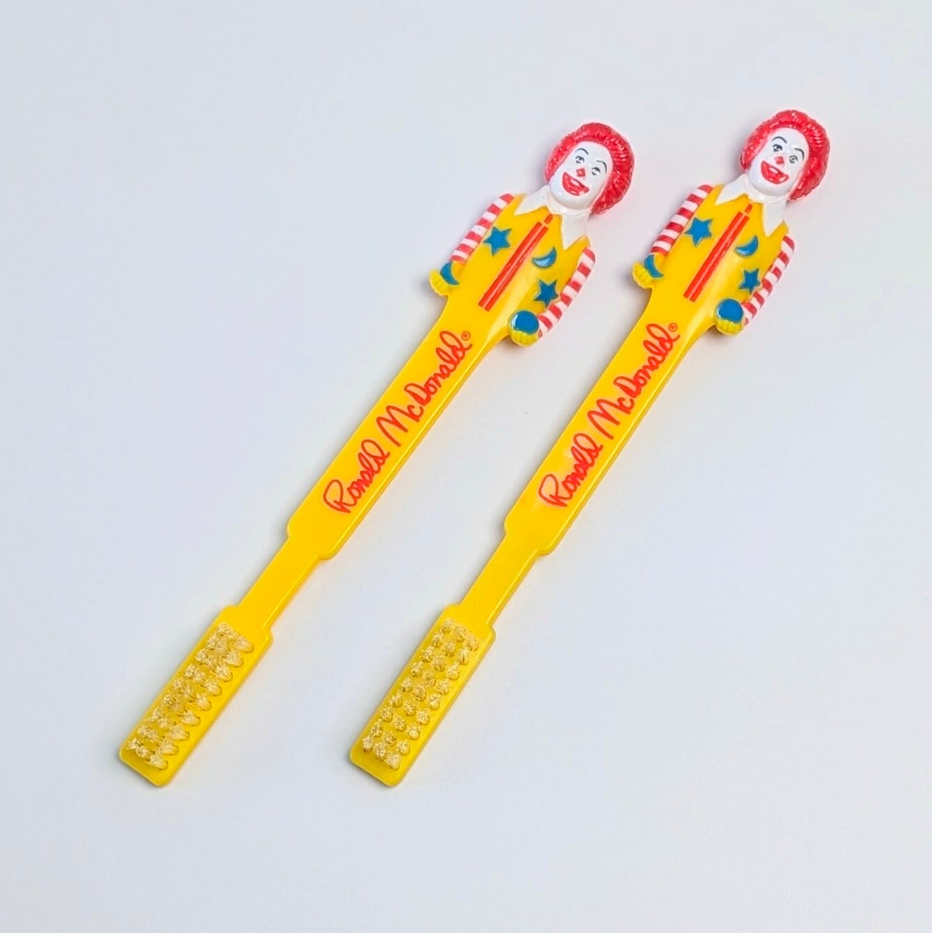 ☆ DEADSTOCK / VINTAGE1988 ☆【 McDonald's ( マクドナルド ) 】単品 toothbrush / 歯ブラシ / ロナルド・マクドナルド / ドナルド 〚アメリカン雑貨 アメトイ〛