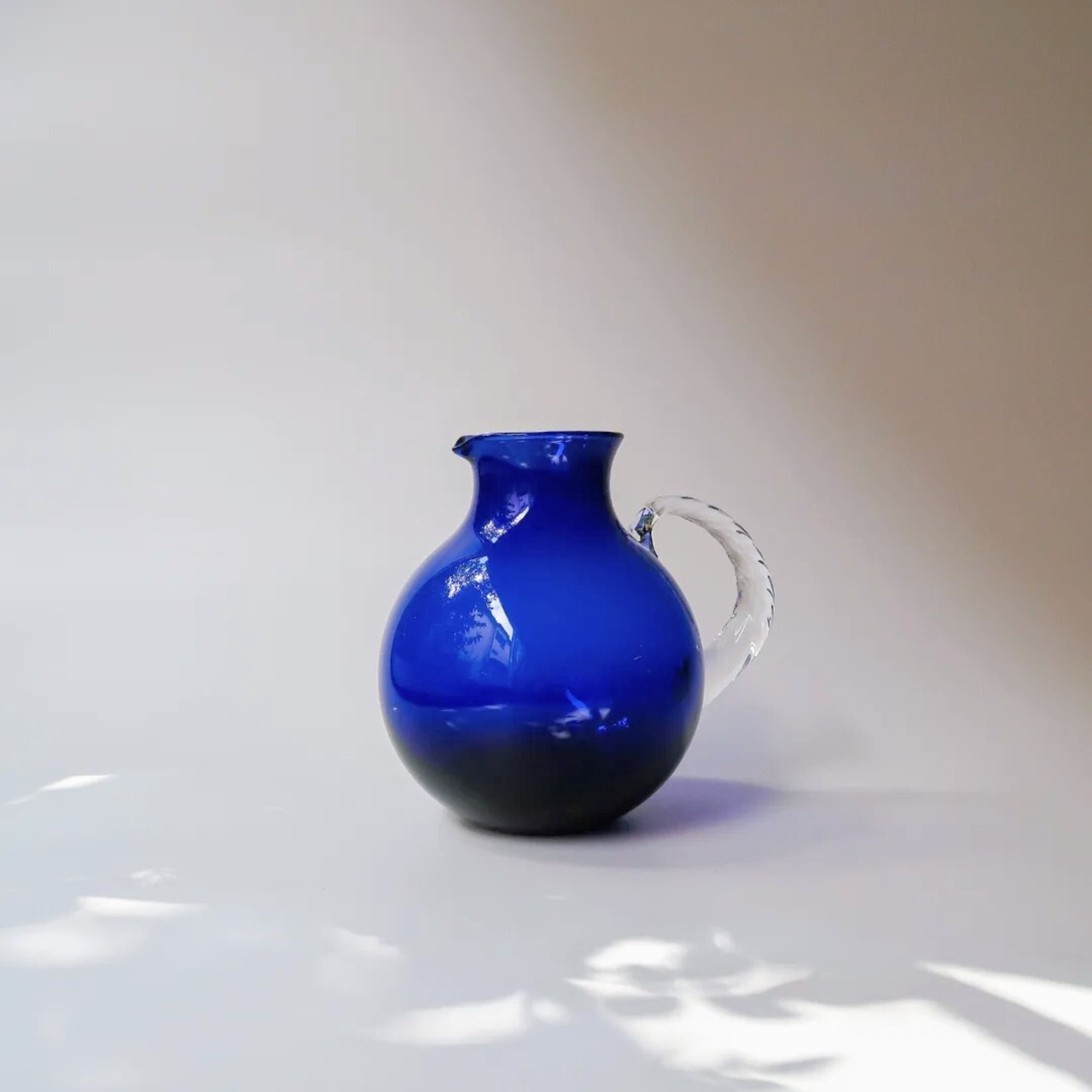 ブルーのピッチャー