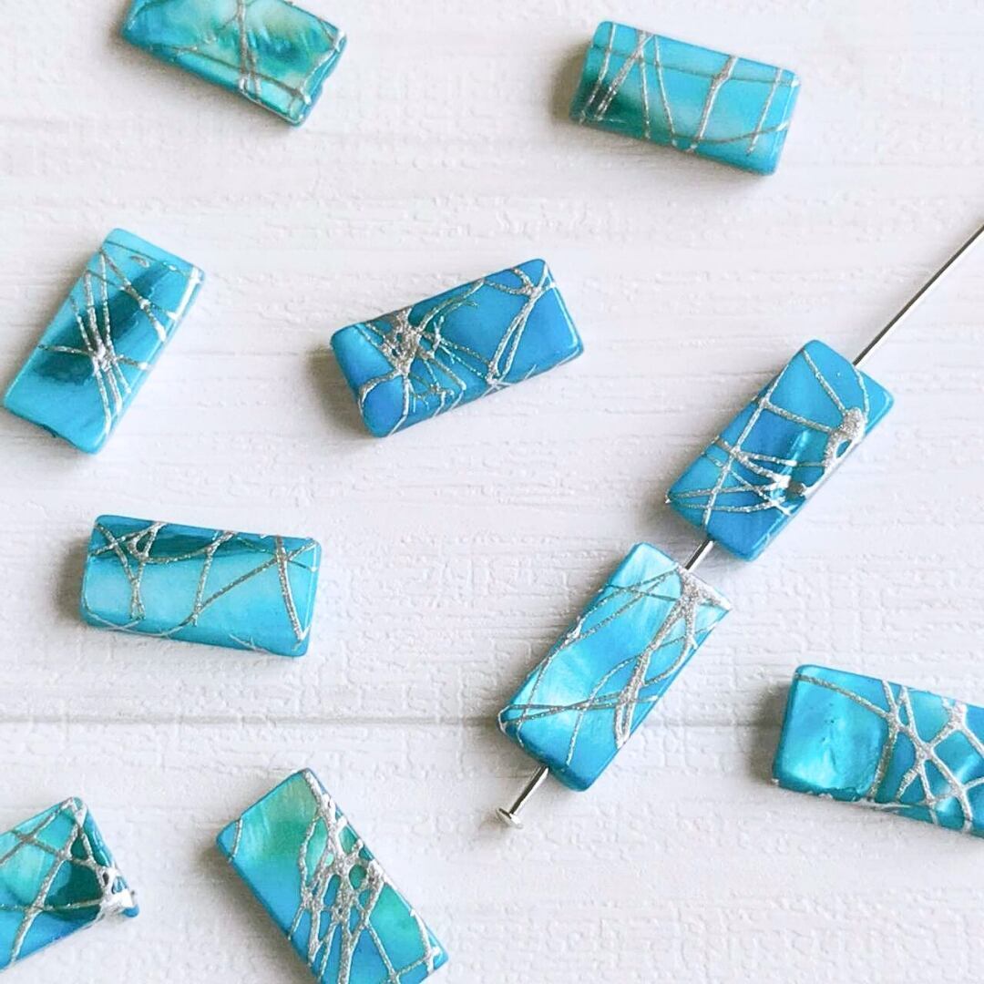 4個入り シェルビーズ シルバーアートライン レクタングル(ブルー)