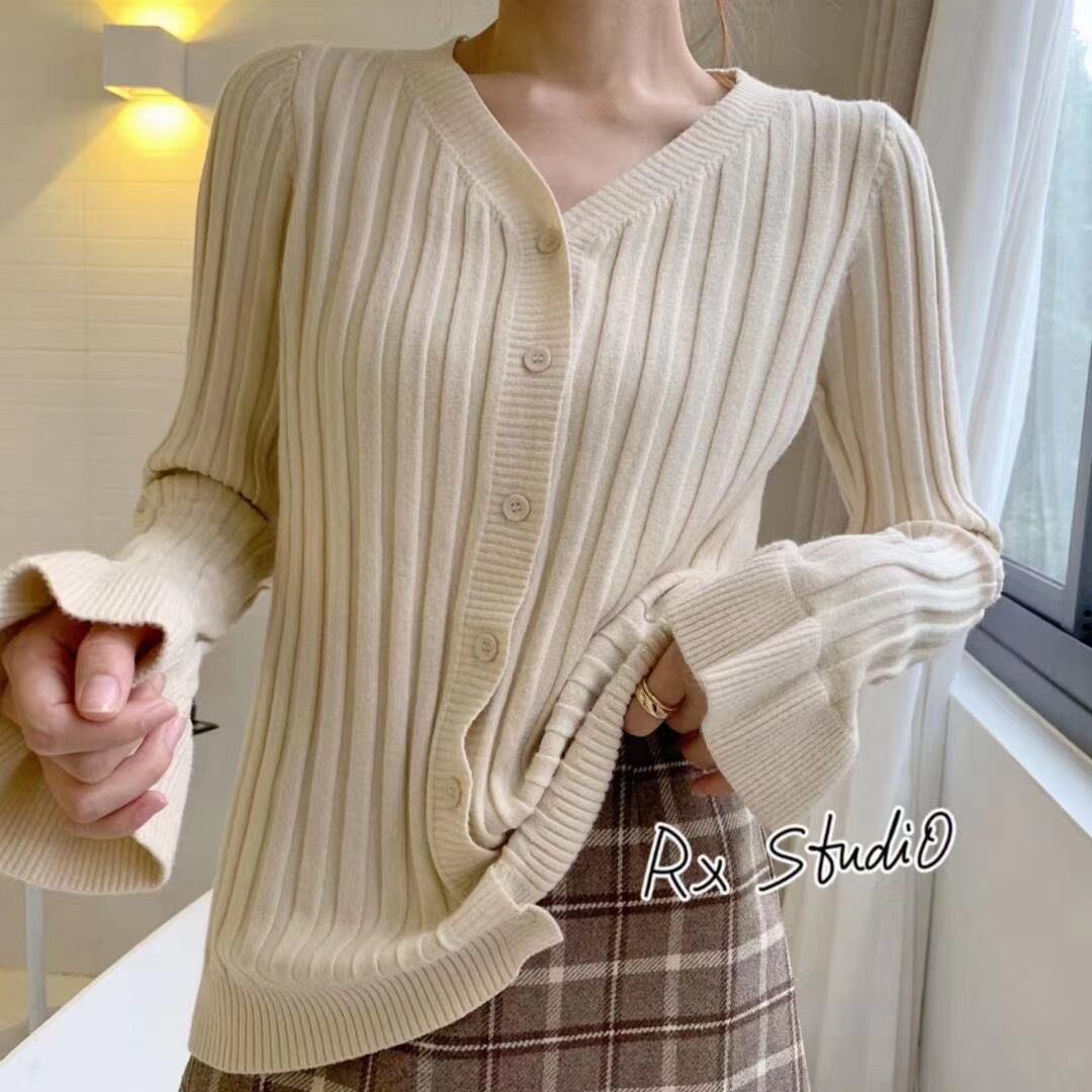 フレアニットカーディガン